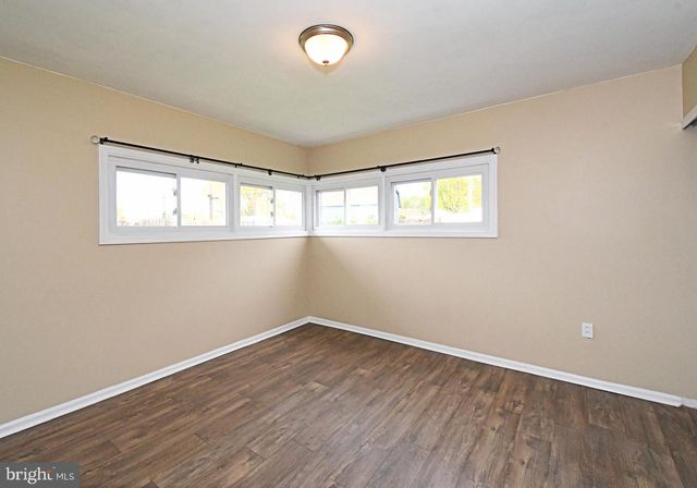 59 THALIABUSH LN, Levittown, PA 19054