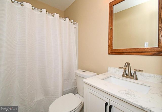 59 THALIABUSH LN, Levittown, PA 19054