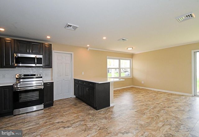 59 THALIABUSH LN, Levittown, PA 19054