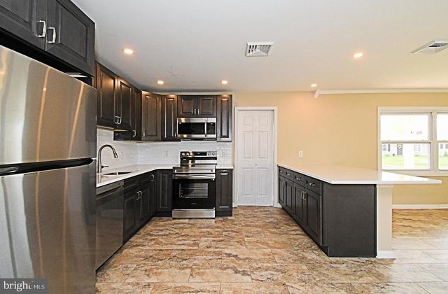 59 THALIABUSH LN, Levittown, PA 19054