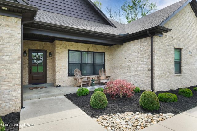 4203 Smarty Jones Dr, Louisville, KY 40214