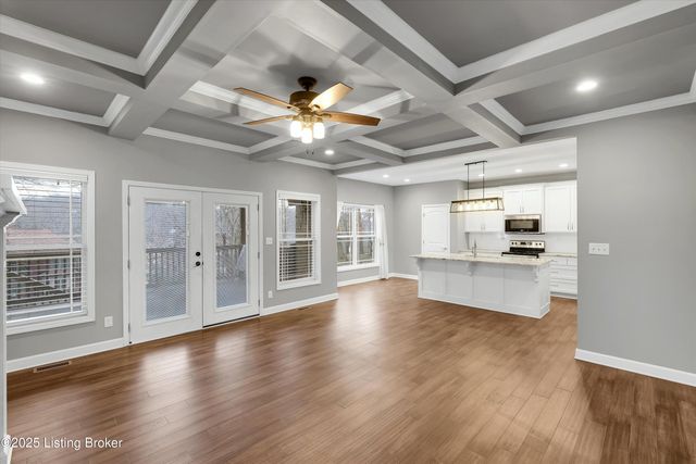 4203 Smarty Jones Dr, Louisville, KY 40214