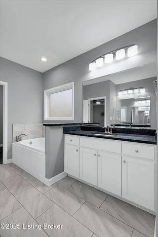 4203 Smarty Jones Dr, Louisville, KY 40214