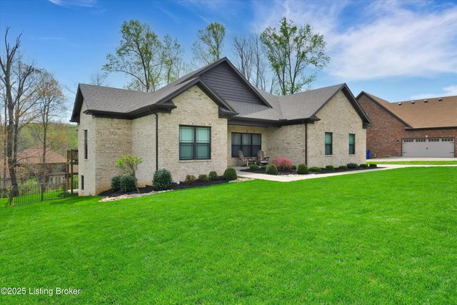 4203 Smarty Jones Dr, Louisville, KY 40214