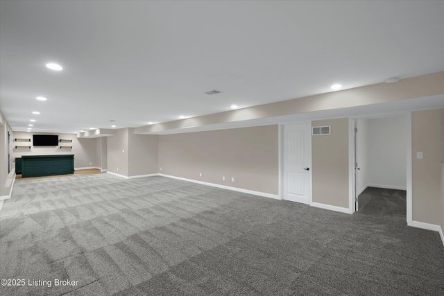 4203 Smarty Jones Dr, Louisville, KY 40214