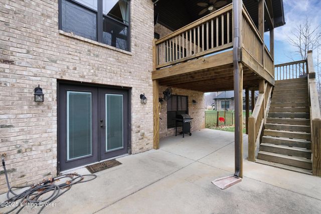 4203 Smarty Jones Dr, Louisville, KY 40214