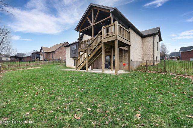 4203 Smarty Jones Dr, Louisville, KY 40214