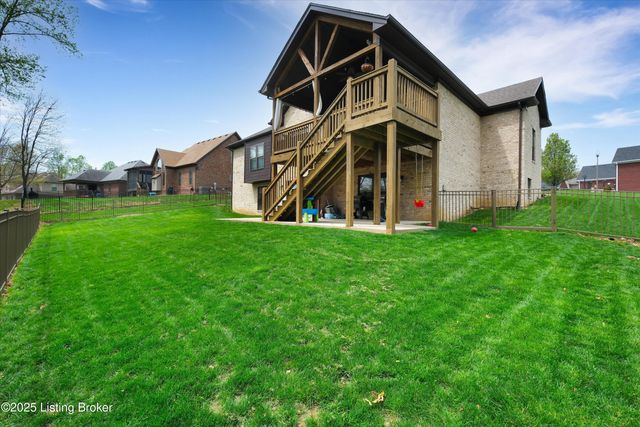 4203 Smarty Jones Dr, Louisville, KY 40214