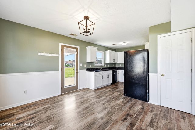 429 Tyler Pkwy, Shepherdsville, KY 40165