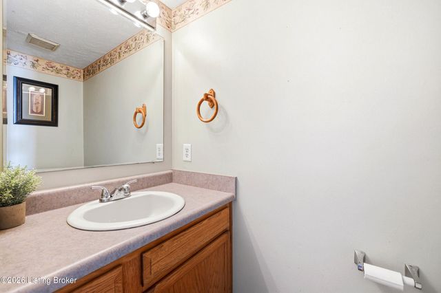 429 Tyler Pkwy, Shepherdsville, KY 40165