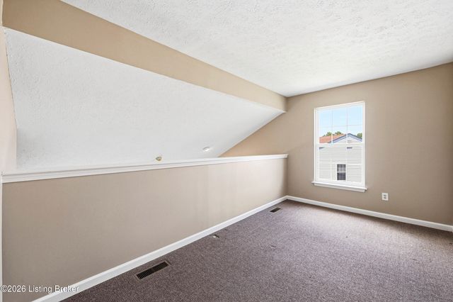 429 Tyler Pkwy, Shepherdsville, KY 40165