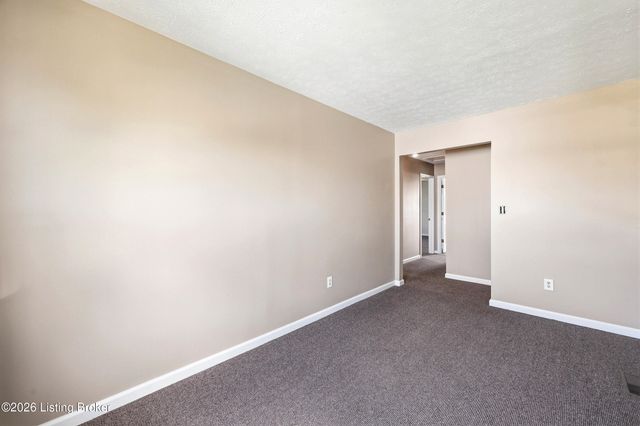 429 Tyler Pkwy, Shepherdsville, KY 40165