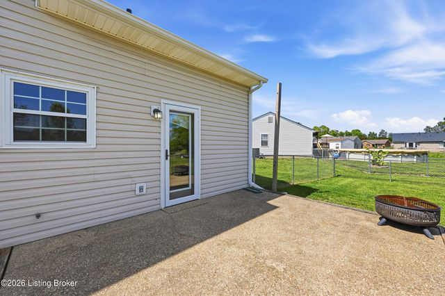 429 Tyler Pkwy, Shepherdsville, KY 40165