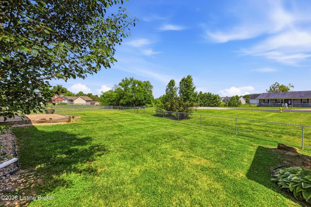 429 Tyler Pkwy, Shepherdsville, KY 40165