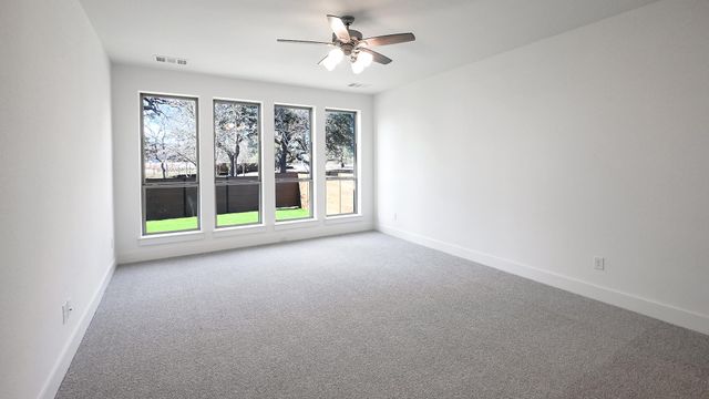 241 Melody LN, Lockhart, TX 78644