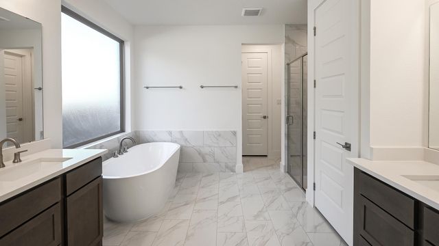 241 Melody LN, Lockhart, TX 78644