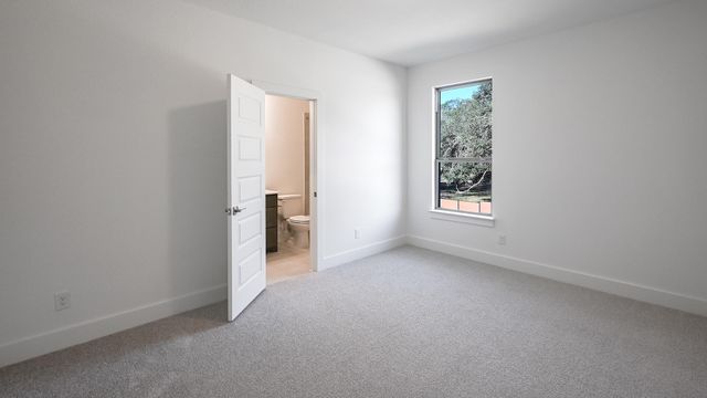 241 Melody LN, Lockhart, TX 78644