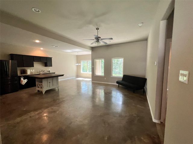 15887 Pecan Drive, Montgomery, TX 77356