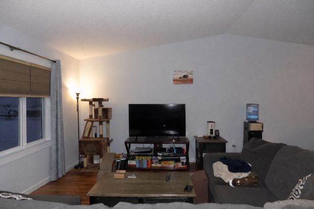 915 25TH AVE NW, Minot, ND 58703