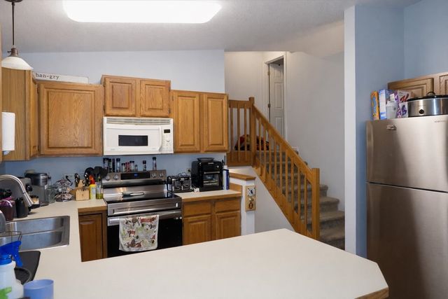 915 25TH AVE NW, Minot, ND 58703