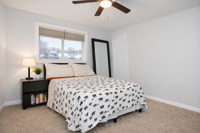 915 25TH AVE NW, Minot, ND 58703