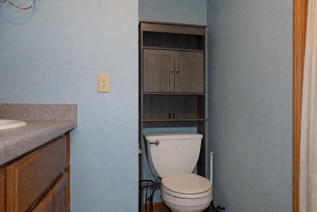 915 25TH AVE NW, Minot, ND 58703