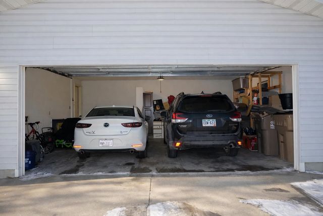 915 25TH AVE NW, Minot, ND 58703