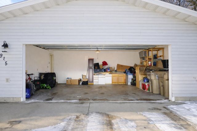 915 25TH AVE NW, Minot, ND 58703