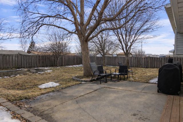 915 25TH AVE NW, Minot, ND 58703