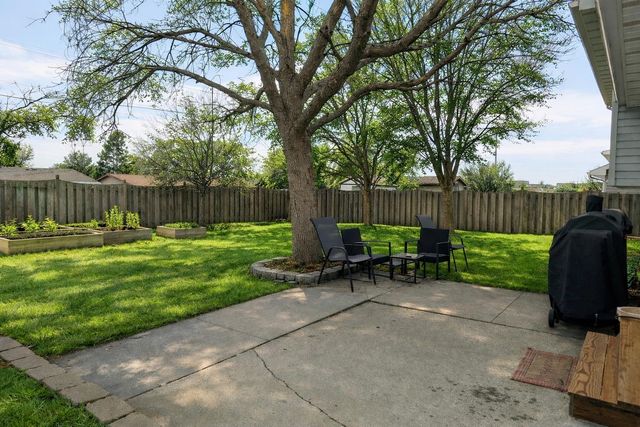 915 25TH AVE NW, Minot, ND 58703