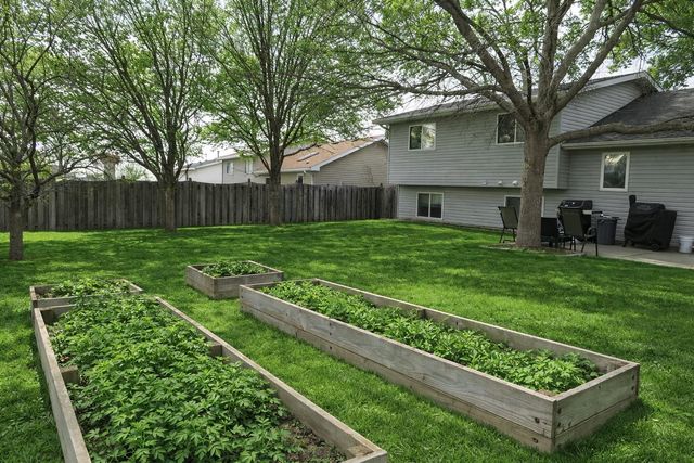 915 25TH AVE NW, Minot, ND 58703