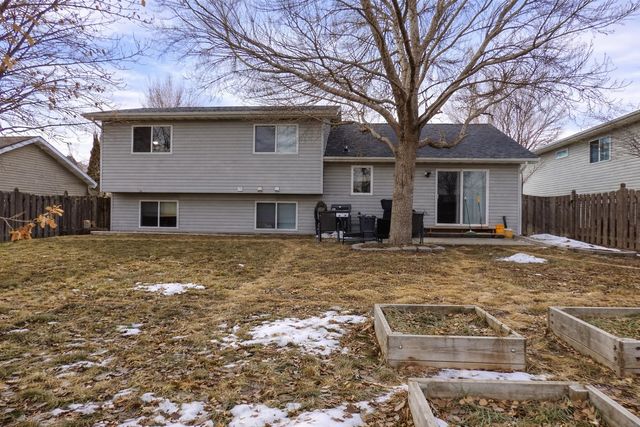 915 25TH AVE NW, Minot, ND 58703