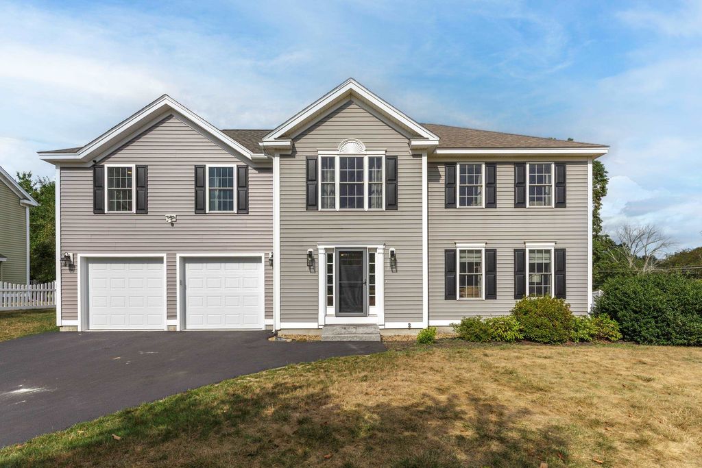 34 Pond Road, Raymond, NH 03077