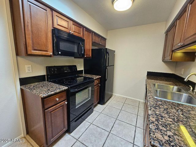312 W YUKON Drive 7, Phoenix, AZ 85027