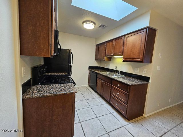 312 W YUKON Drive 7, Phoenix, AZ 85027
