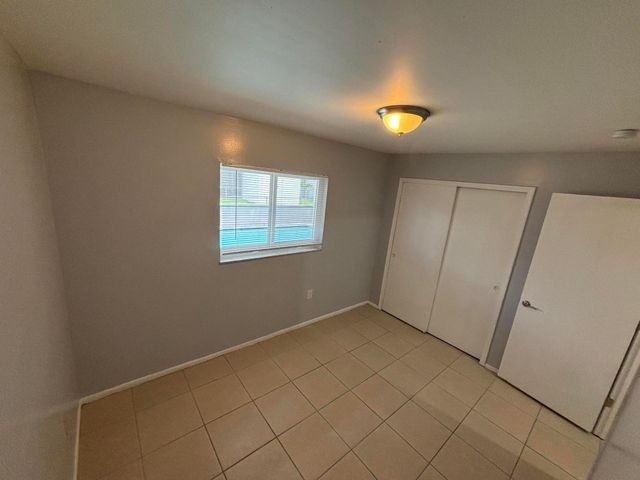 11421 NW 39th Place, Sunrise, FL 33323