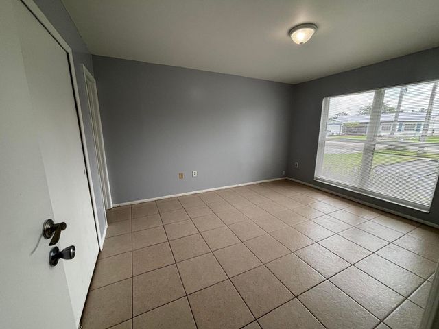 11421 NW 39th Place, Sunrise, FL 33323