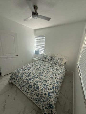 8340 Crespi Blvd 18, Miami Beach, FL 33141