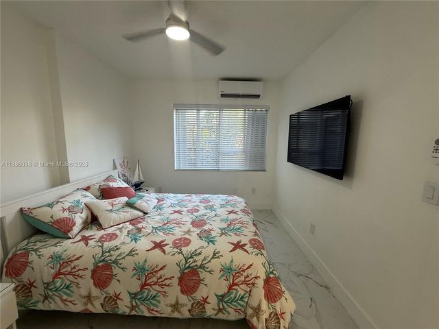 8340 Crespi Blvd 18, Miami Beach, FL 33141