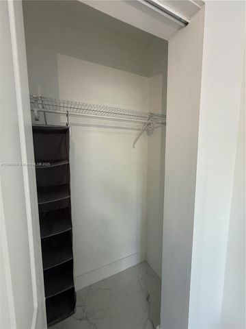 8340 Crespi Blvd 18, Miami Beach, FL 33141