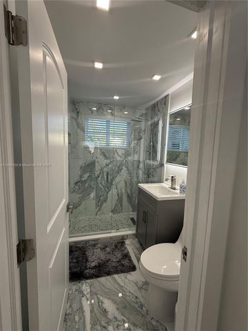 8340 Crespi Blvd 18, Miami Beach, FL 33141