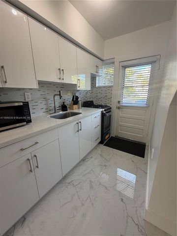 8340 Crespi Blvd 18, Miami Beach, FL 33141
