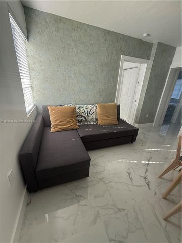 8340 Crespi Blvd 18, Miami Beach, FL 33141