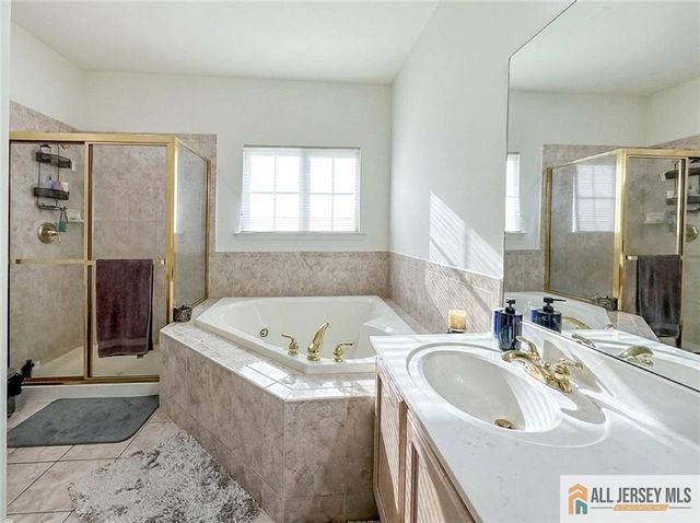 16 Tryall Boulevard, Monroe, NJ 08831