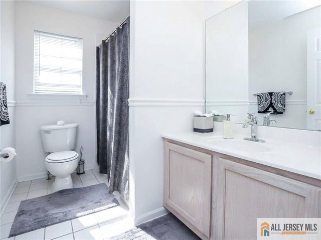 16 Tryall Boulevard, Monroe, NJ 08831