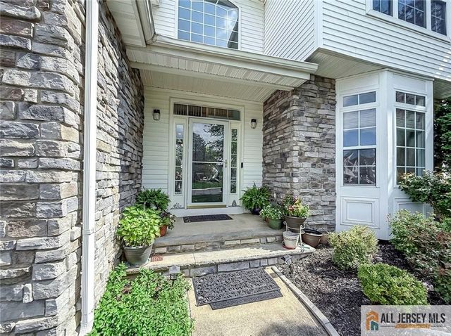 16 Tryall Boulevard, Monroe, NJ 08831