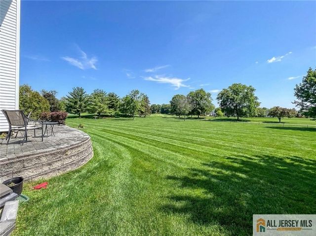 16 Tryall Boulevard, Monroe, NJ 08831