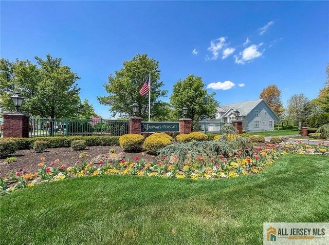 16 Tryall Boulevard, Monroe, NJ 08831