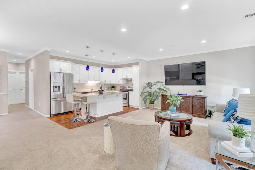 115 Narragansett Villas Drive, Lindenhurst, NY 11757 — photo 4