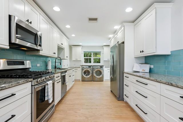 1931 HIGH POINT CIRCLE, Sarasota, FL 34236